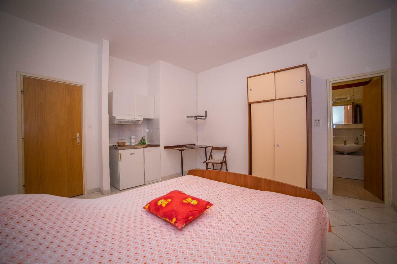 Apartmani Ina Povlja  Dış mekan fotoğraf