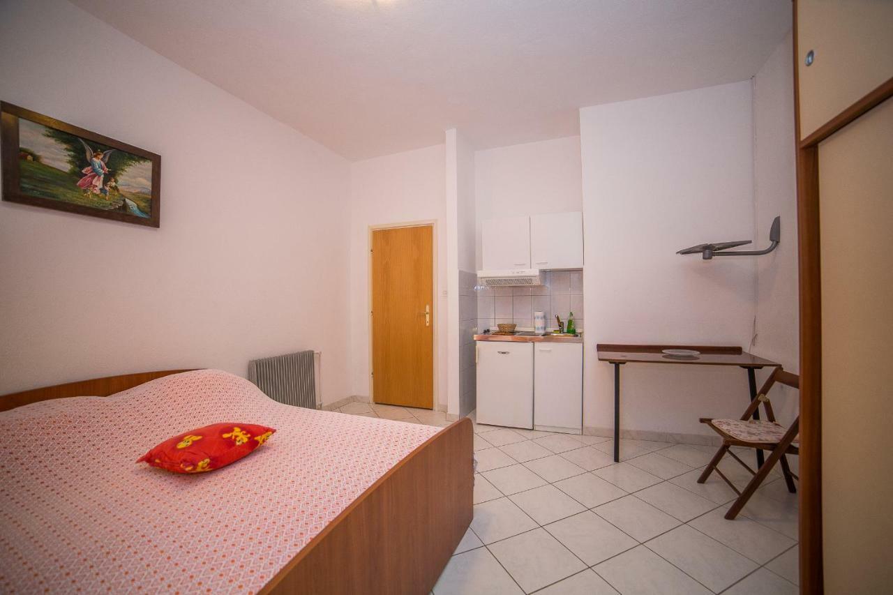 Apartmani Ina Povlja  Dış mekan fotoğraf